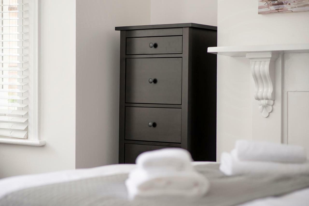Flat A - Spacious Ground Floor, 1 Bedroom Apartment In Central Southsea, Portsmouth Buitenkant foto