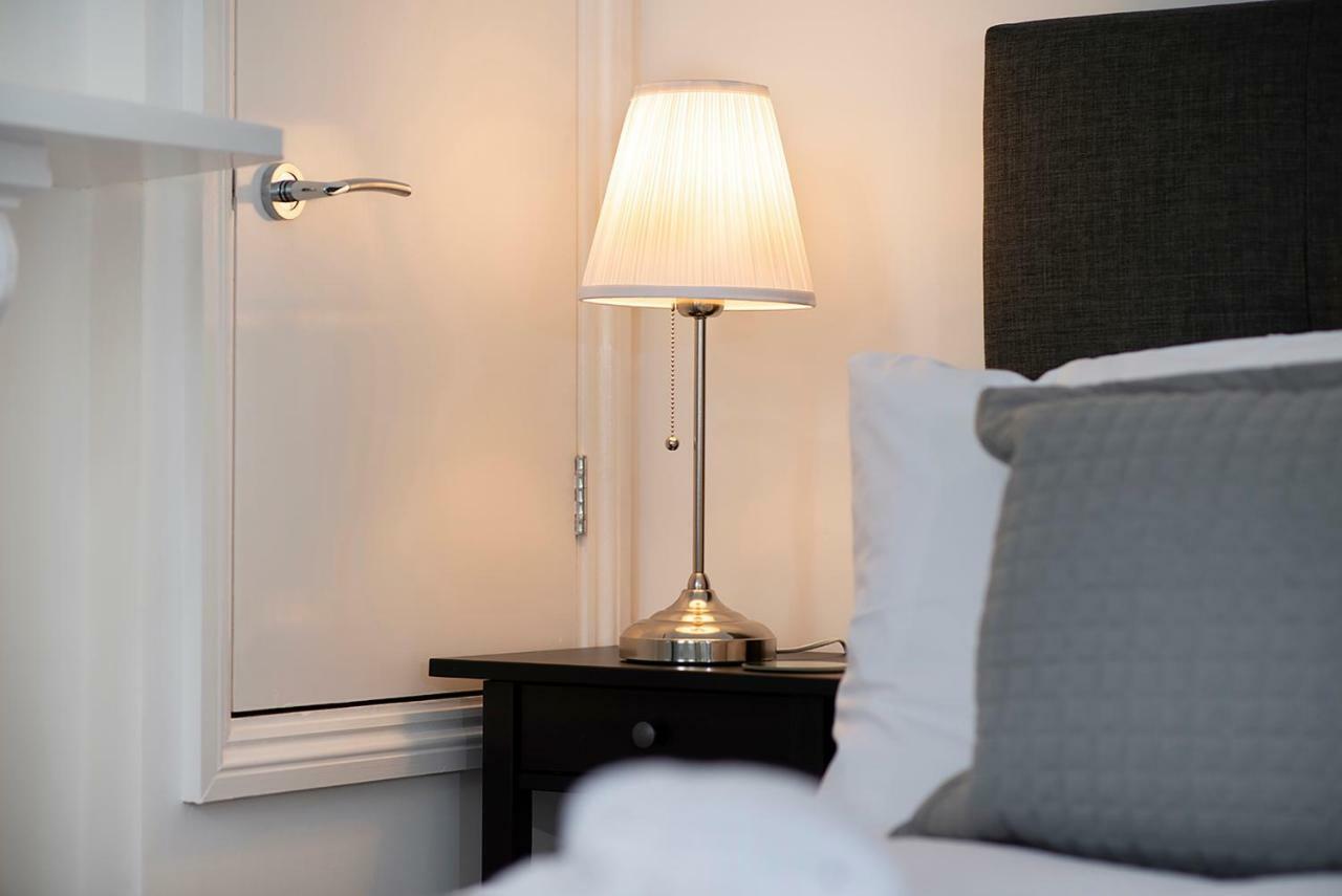 Flat A - Spacious Ground Floor, 1 Bedroom Apartment In Central Southsea, Portsmouth Buitenkant foto